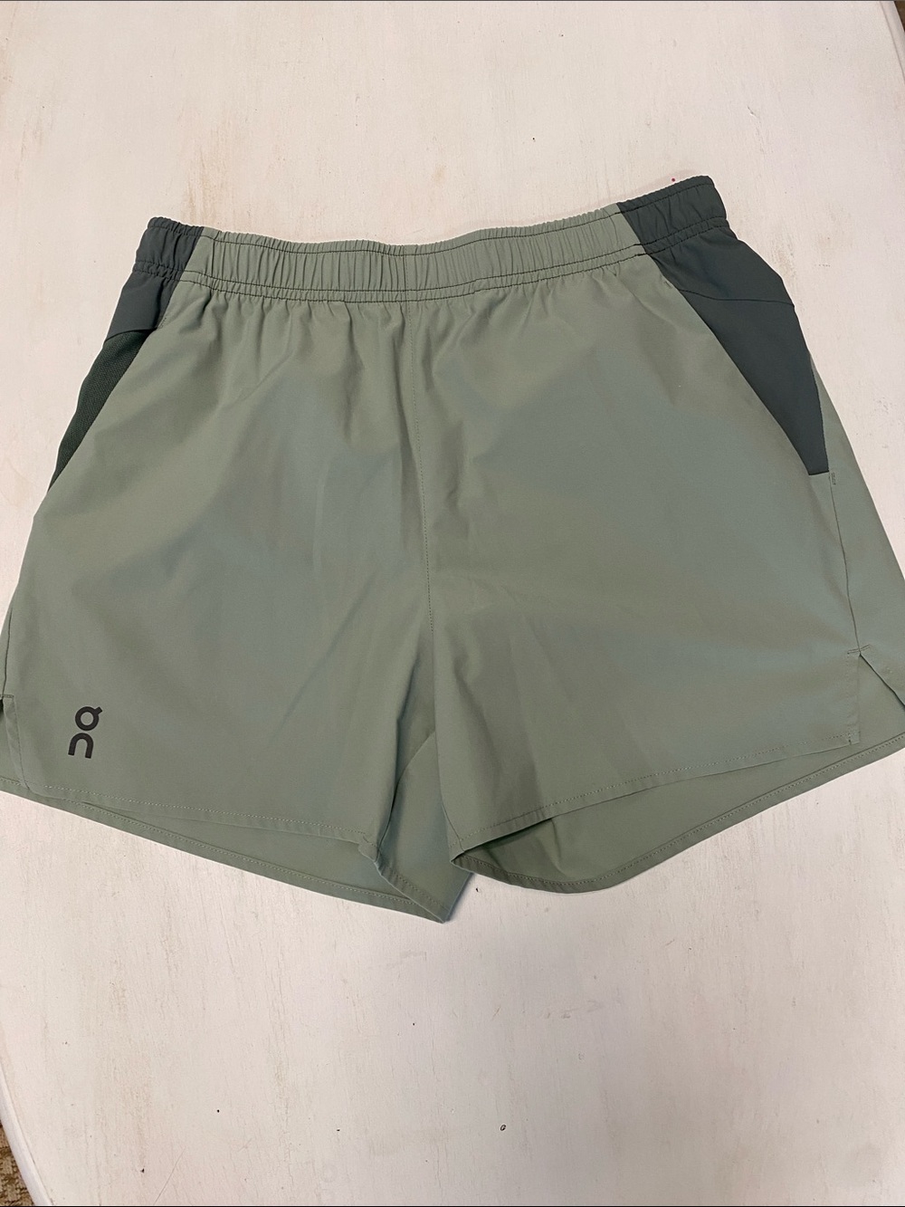 On Running Women’s  Olive Two-Tone Athletic Shorts